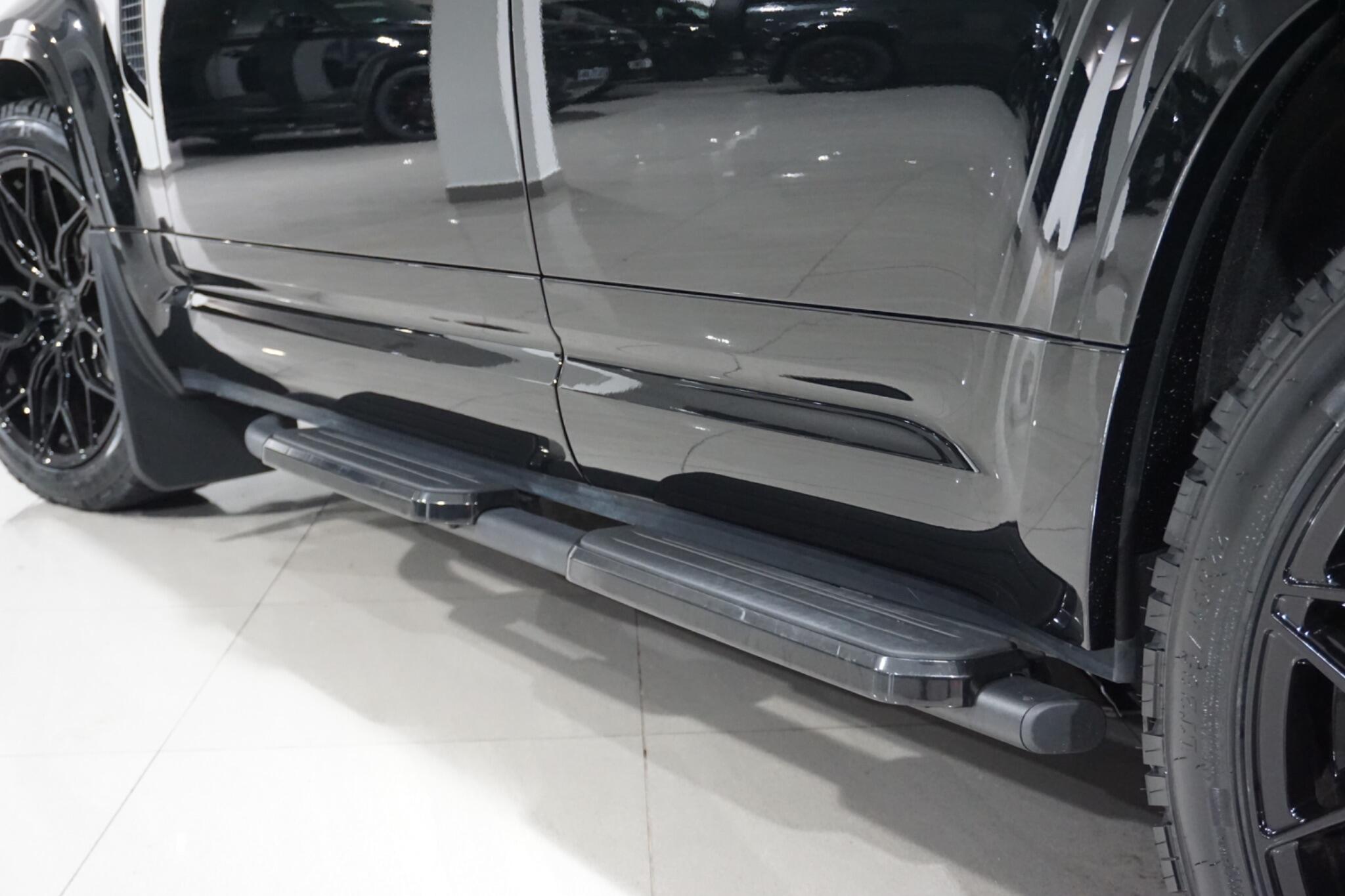 Land Rover Defender 110 3.0 D250 MHEV X-Dynamic HSE SUV 5dr Diesel Auto 4WD Euro 6 (s/s) (250 ps)